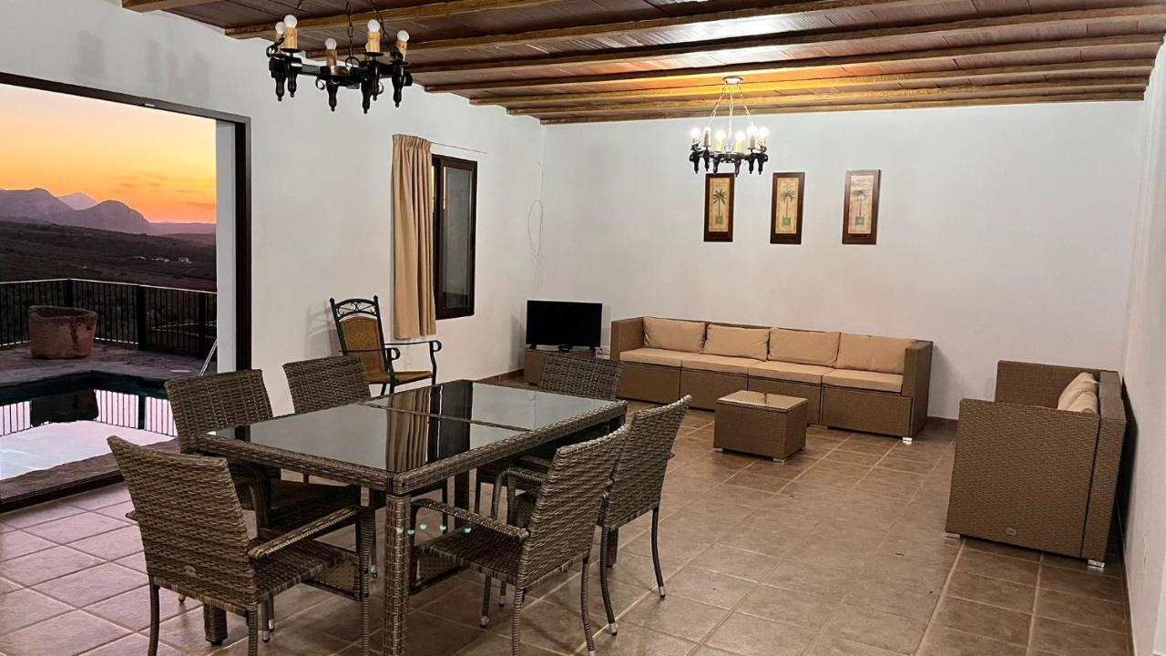 Вилла Cortijo Borreguero Вильянуэва-дель-Трабуко Экстерьер фото